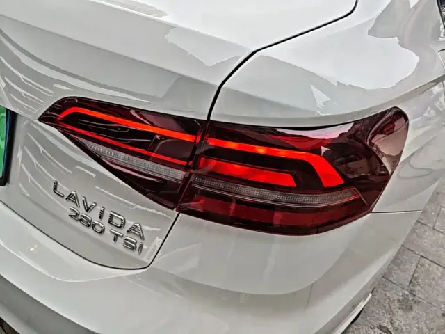 Volkswagen Lavida — Фото автомобиля 7