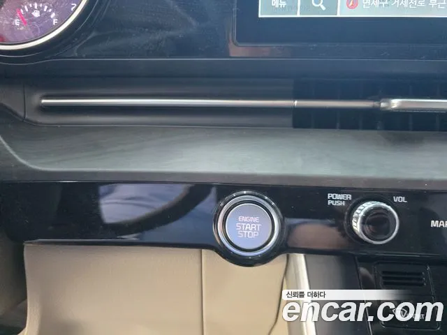 Kia Carnival Generation 4 — Фото автомобиля 10