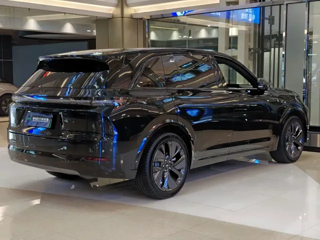 Li Auto L7 — Фото автомобиля 6