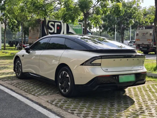 Xpeng P7+ — Фото автомобиля 6