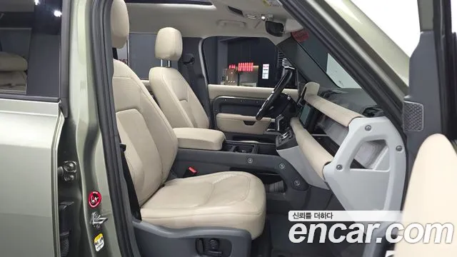 Land Rover Defender L663 — Фото автомобиля 10