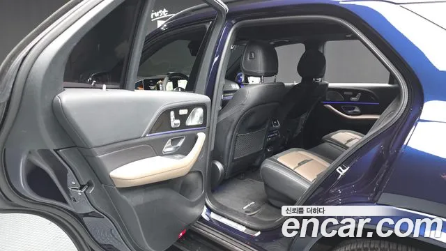 Mercedes-Benz GLE-Class — Фото автомобиля 23