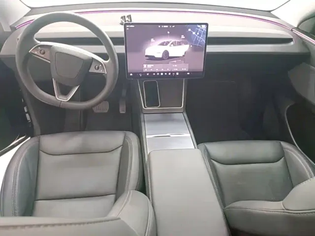 Tesla Model Y — Фото автомобиля 9