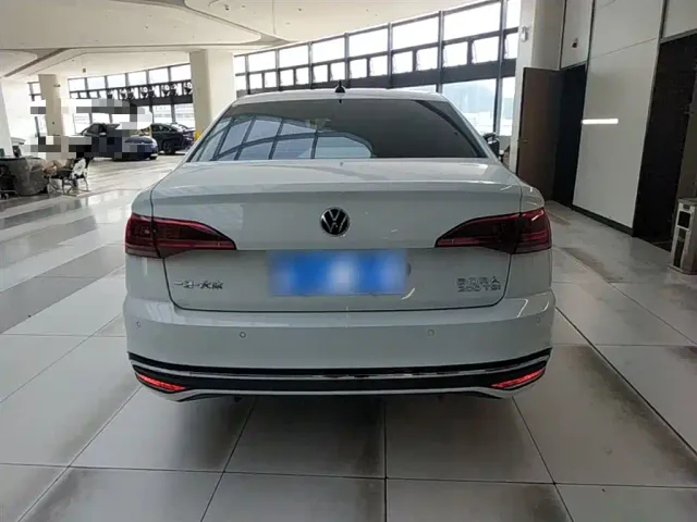 Volkswagen Bora — Фото автомобиля 5