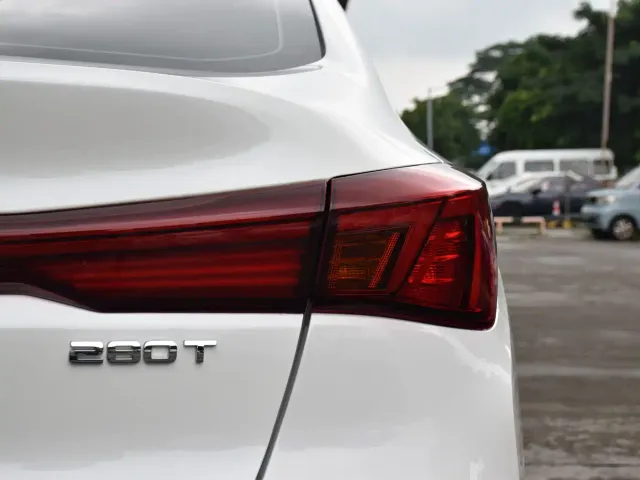 Changan Eado — Фото автомобиля 17