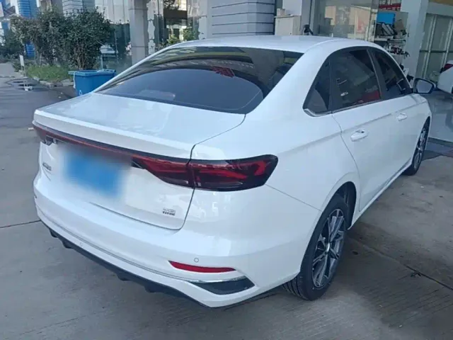 Geely Emgrand — Фото автомобиля 6