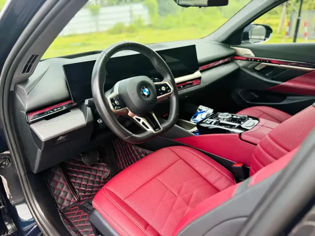 BMW BMW 5 Series 2024 530Li Premium M Sport Package — Фото автомобиля 13