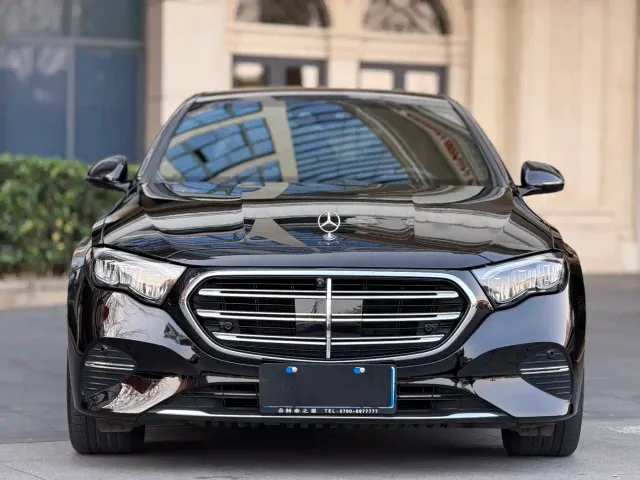 Mercedes-Benz E-Class — Фото автомобиля 2
