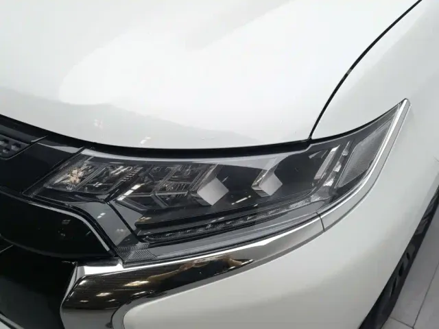 Mitsubishi Outlander — Фото автомобиля 7