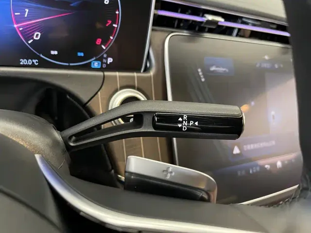 Mercedes-Benz E-Class — Фото автомобиля 18