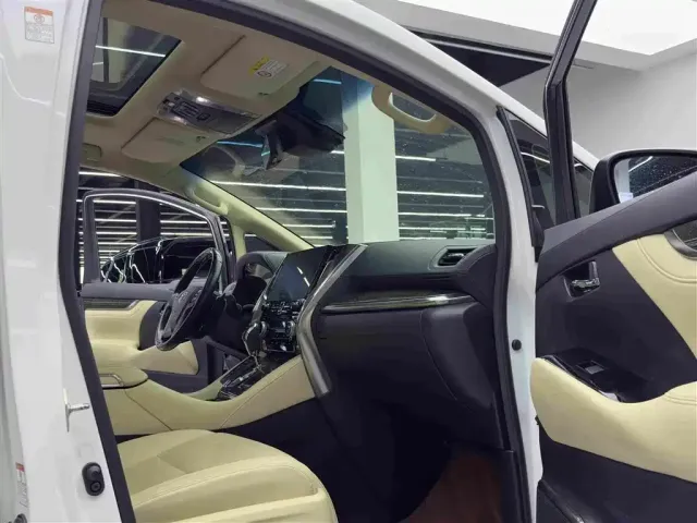 Toyota Vellfire 2021 Crown Hybrid 2.5L HV Supreme Edition — Фото автомобиля 10