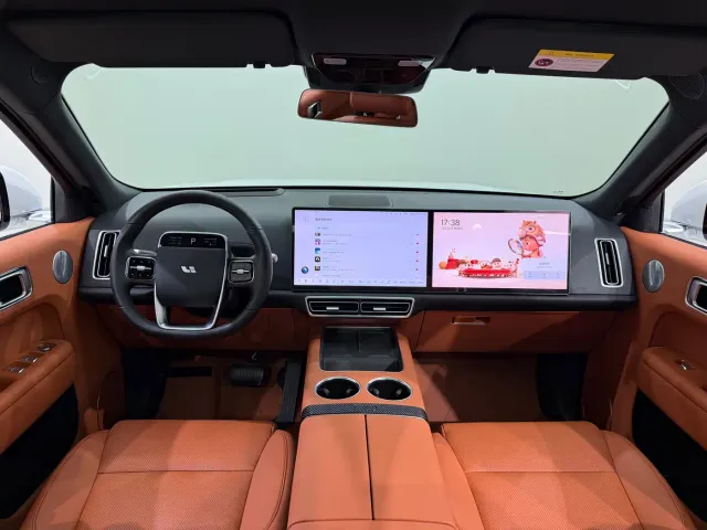 Li Auto L8 — Фото автомобиля 14