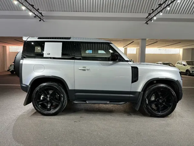 Land Rover Defender — Фото автомобиля 5