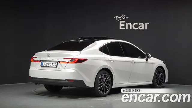 Toyota Camry — Фото автомобиля 2