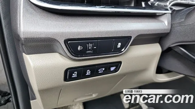 Kia Carnival Generation 4 — Фото автомобиля 30