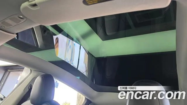Tesla Model Y — Фото автомобиля 25