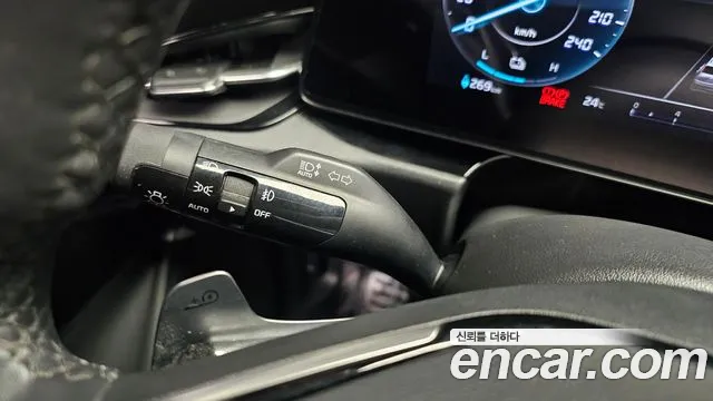 Kia Niro — Фото автомобиля 24