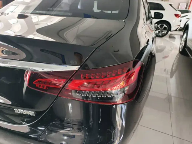 Mercedes-Benz E-Class — Фото автомобиля 7