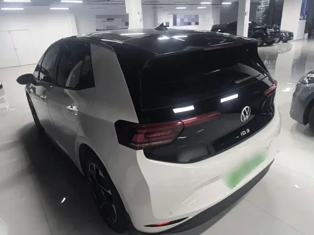 Volkswagen ID.3 — Фото автомобиля 4