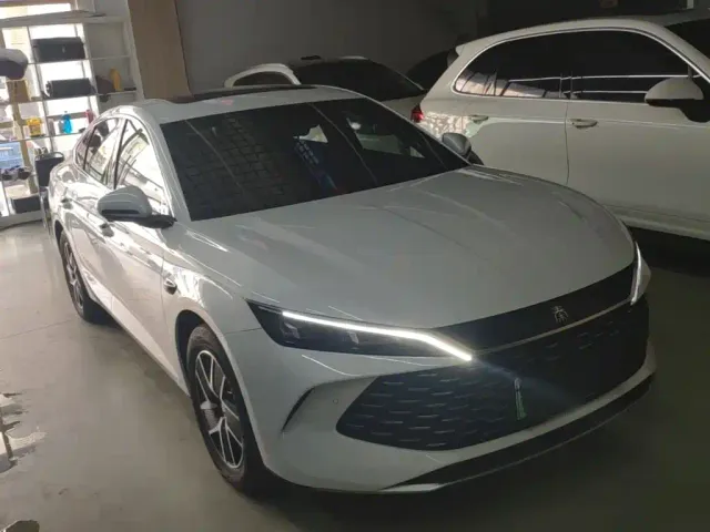 BYD Qin L — Фото автомобиля 3