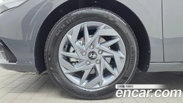 Hyundai Avante CN7 — Фото автомобиля 4