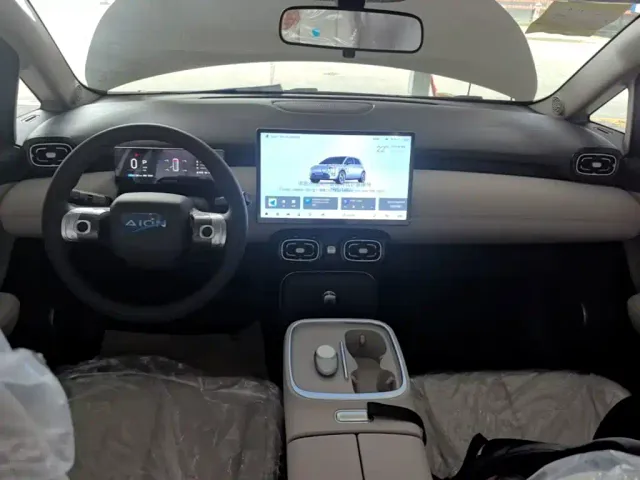GAC Aion UT — Фото автомобиля 9