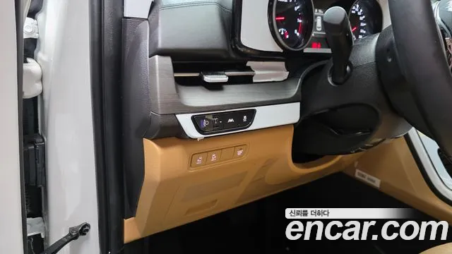 Kia Canival Carnival 4 поколение Бензин 9 мест Prestige — Фото автомобиля 12