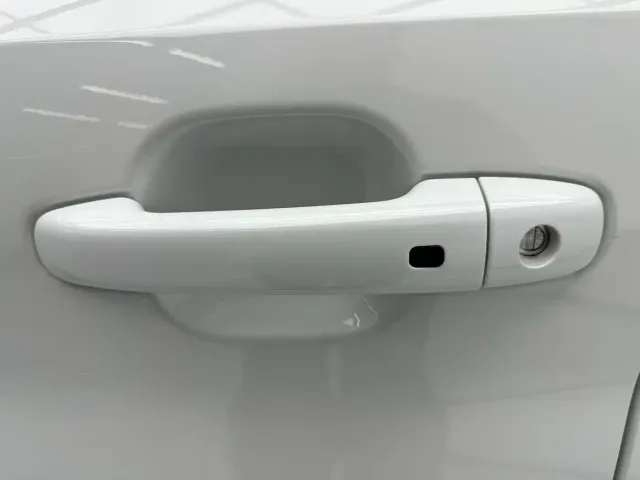 BAW (Beijing Automobile Works) Ruisheng Ace M7 2023 2.0L Auto Long Wheelbase Innovation 7-seater — Фото автомобиля 9