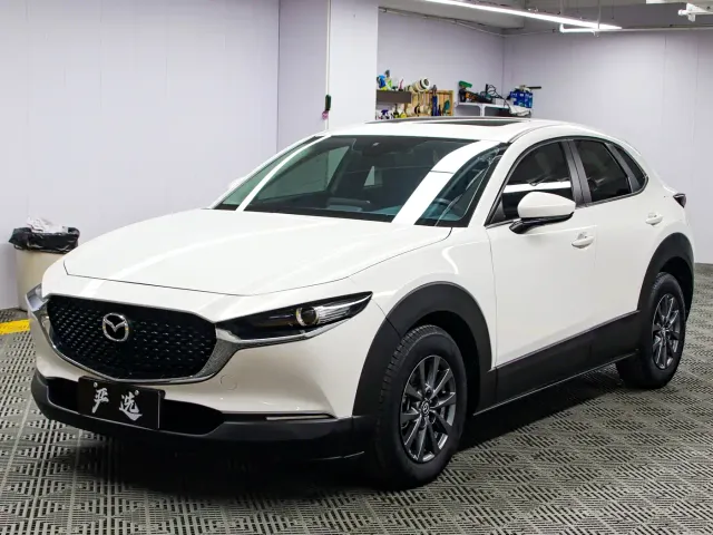 Фотография автомобиля — Mazda CX-30