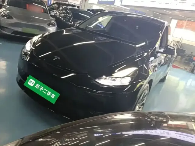 Фотография автомобиля — Tesla Model Y