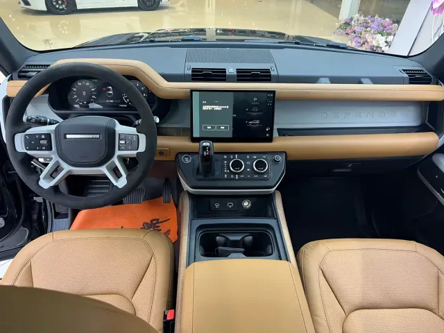 Land Rover Defender — Фото автомобиля 20