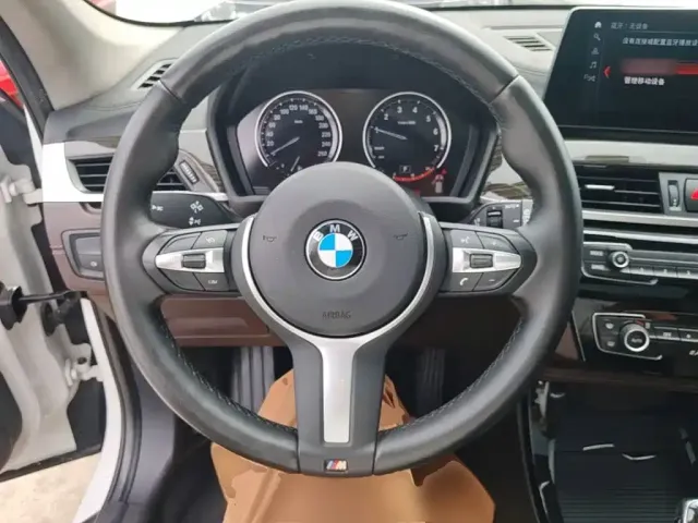 BMW X1 — Фото автомобиля 10