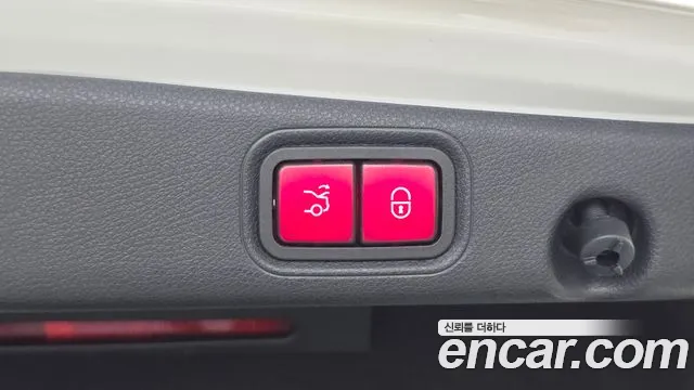 Mercedes-Benz E-Class — Фото автомобиля 26