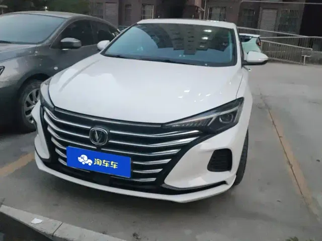 Changan Eado — Фото автомобиля 2