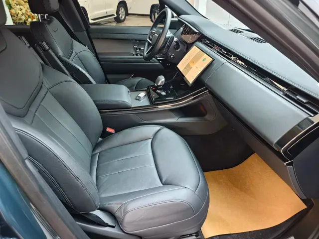 Land Rover Range Rover Sport — Фото автомобиля 6