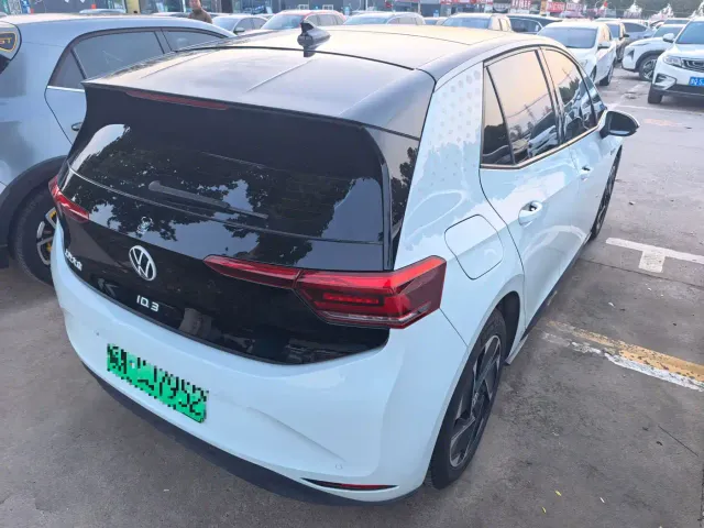 Volkswagen ID.3 — Фото автомобиля 15