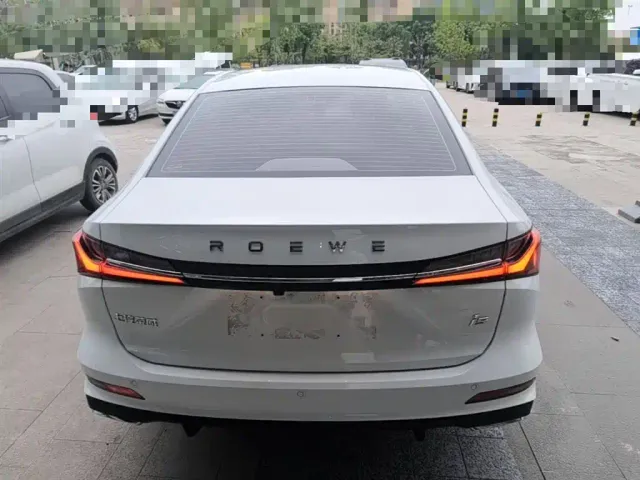 Roewe i5 — Фото автомобиля 5