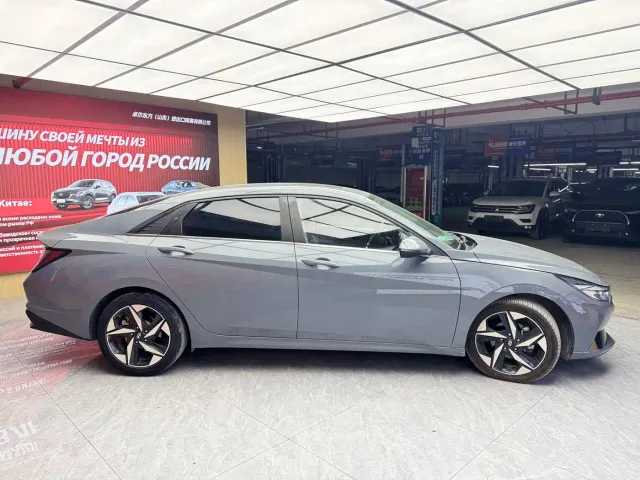 Hyundai Elantra — Фото автомобиля 4