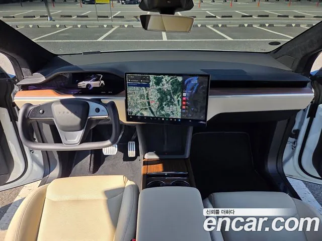 Tesla Model X — Фото автомобиля 6