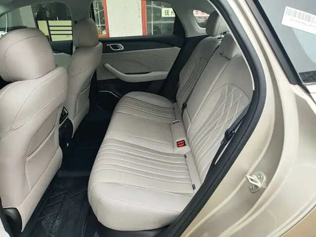 Geely Galaxy Stellar 6 — Фото автомобиля 16