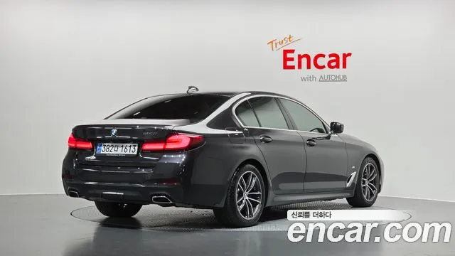 Фотография автомобиля — BMW 5 Series G30