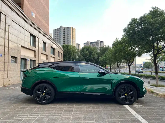 Lotus Eletre — Фото автомобиля 5