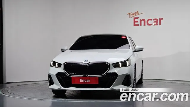 BMW 5-Series — Фото автомобиля 3