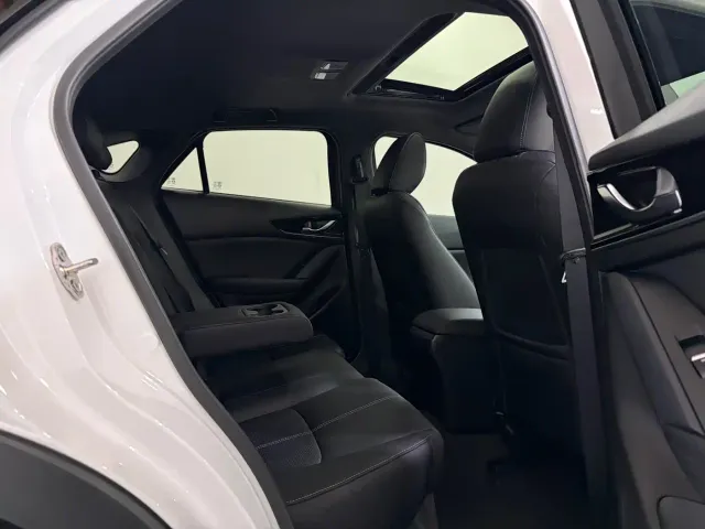 Mazda CX-4 — Фото автомобиля 15