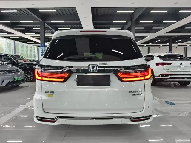Honda Elysion — Фото автомобиля 8