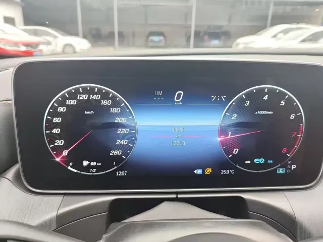 Mercedes-Benz Mercedes-Benz C-Class 2022 Facelift C 260 L Night Edition Sport — Фото автомобиля 5
