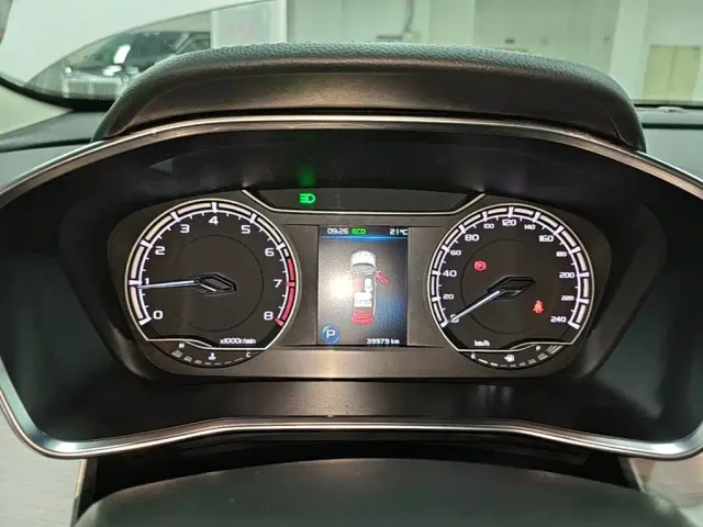 Geely Binyue — Фото автомобиля 11