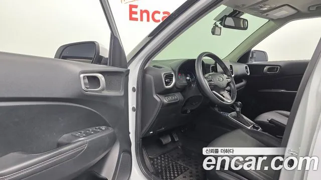 Hyundai Venue — Фото автомобиля 10