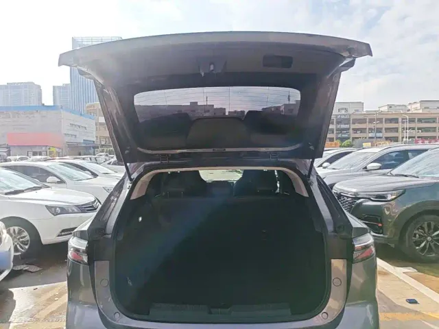 Roewe RX5 — Фото автомобиля 18