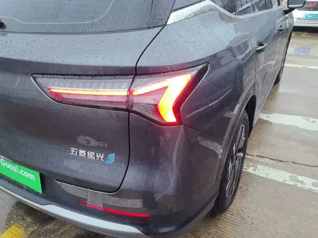 Wuling Starlight S — Фото автомобиля 7